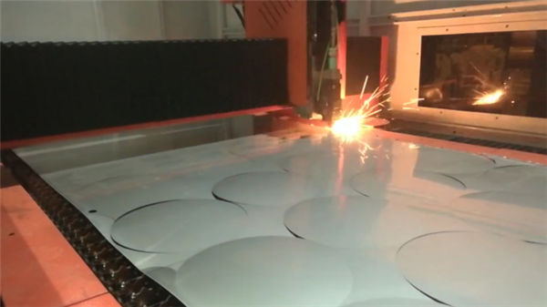 Tranĉantaj Specimenoj